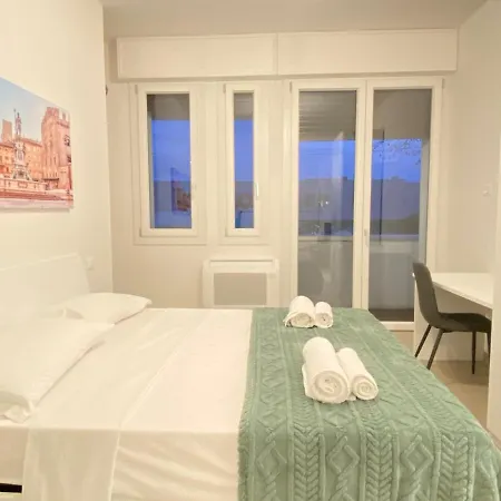 Apartment Emilia 1 *